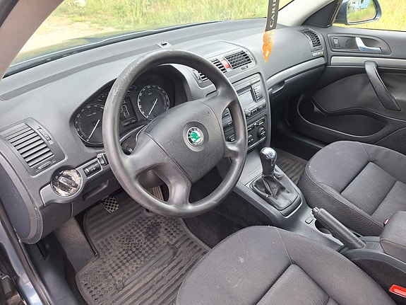 Skoda Octavia 3 of 5
