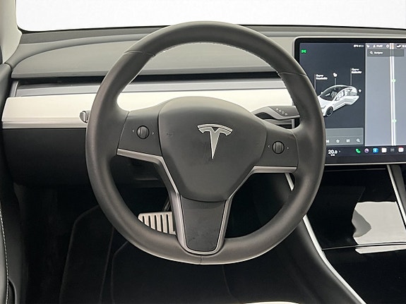 Tesla Model 3 11 of 30
