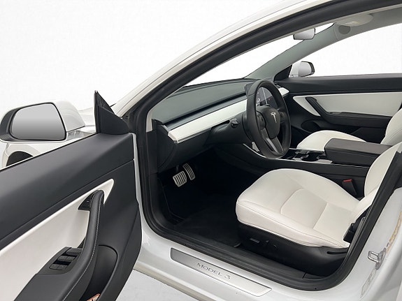 Tesla Model 3 10 of 30