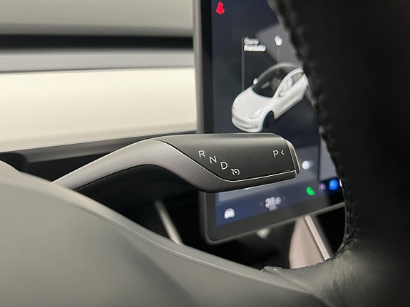 Tesla Model 3 27 of 30