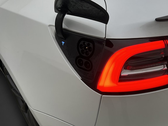 Tesla Model 3 29 of 30