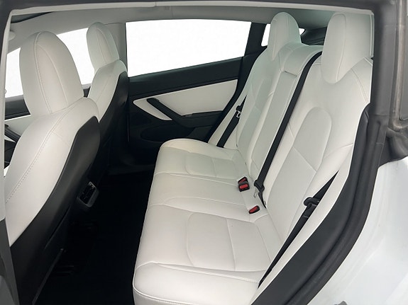 Tesla Model 3 14 of 30