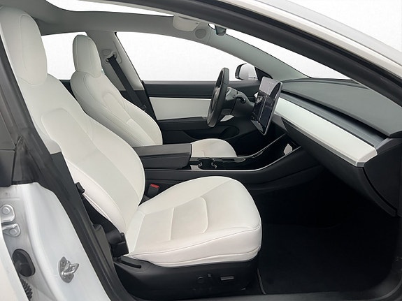 Tesla Model 3 12 of 30