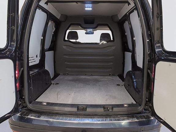 Volkswagen Caddy Alltrack 14 of 18