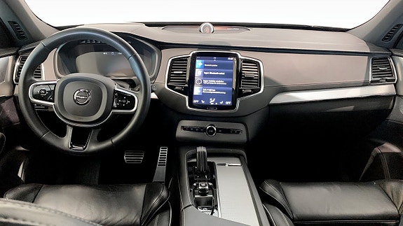 Volvo XC90 10 of 14