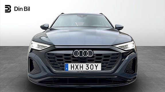 Audi Q8 4 of 5