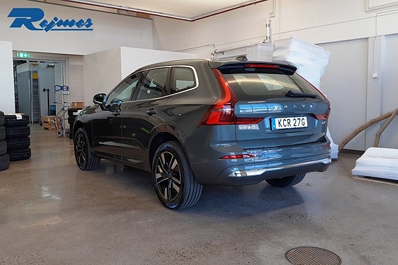 Volvo XC60 2 of 5