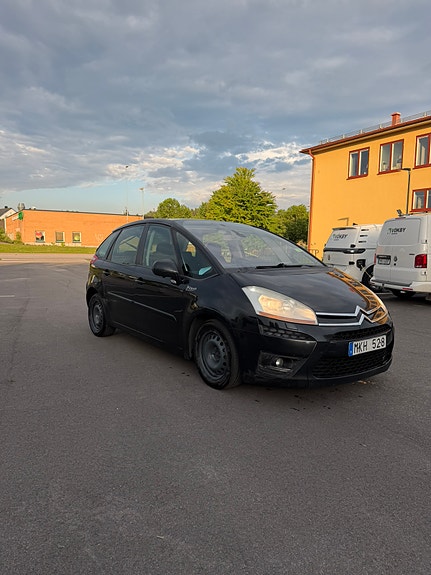 Citroen C4 Picasso 2 of 5