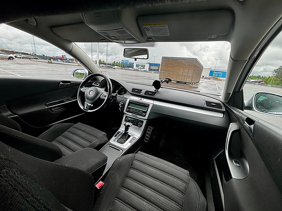 Volkswagen Passat 11 of 14