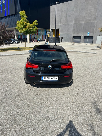 BMW 116d 4 of 5