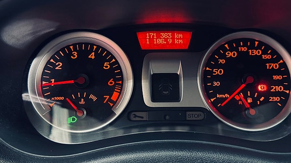 Renault Clio 16 of 20