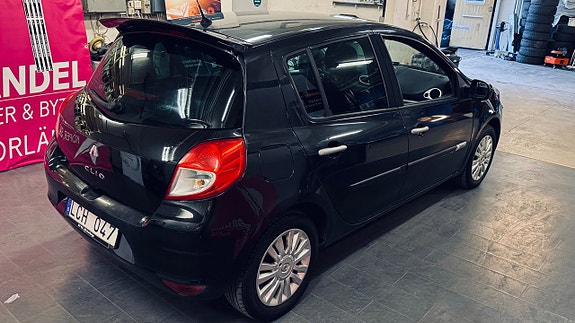 Renault Clio 9 of 20