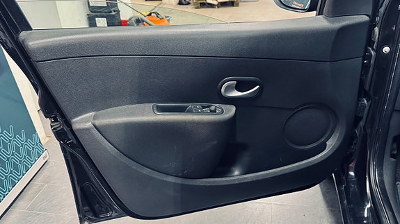 Renault Clio 12 of 20