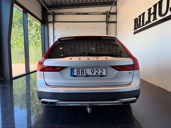 Volvo V90 Cross Country 4 of 5