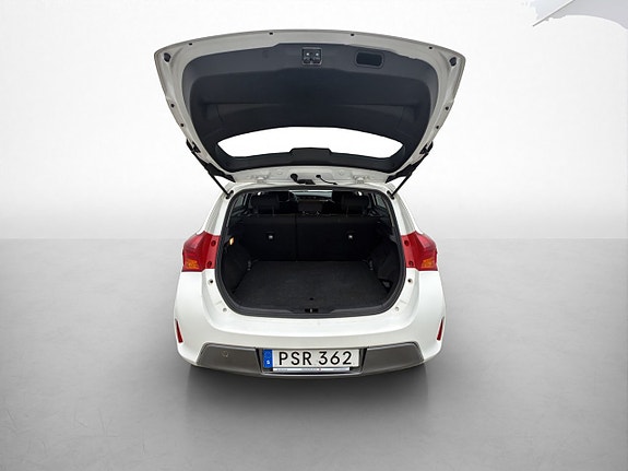 Toyota Auris 26 of 30