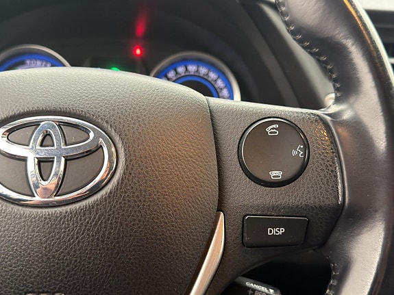 Toyota Auris 16 of 30