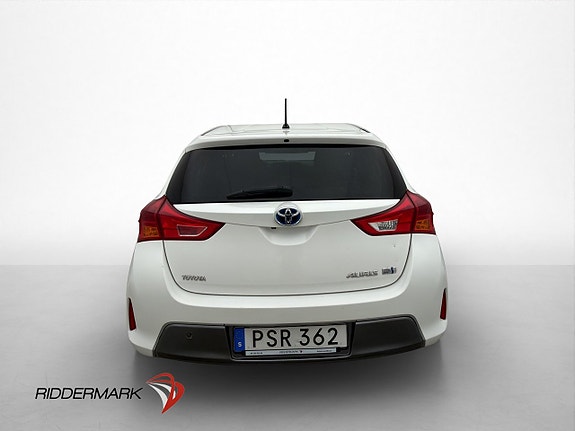 Toyota Auris 7 of 30