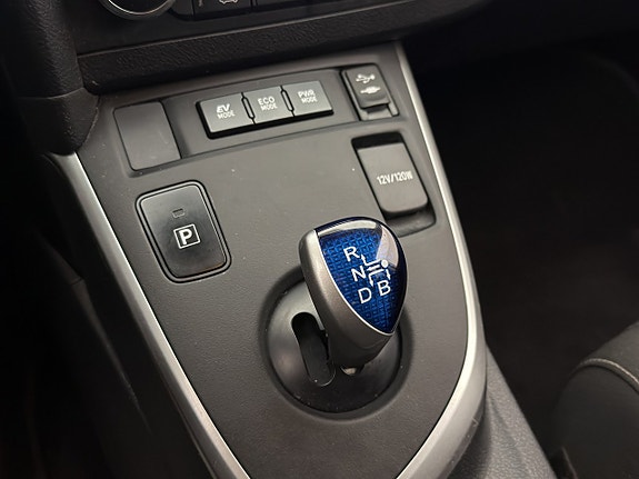 Toyota Auris 22 of 30