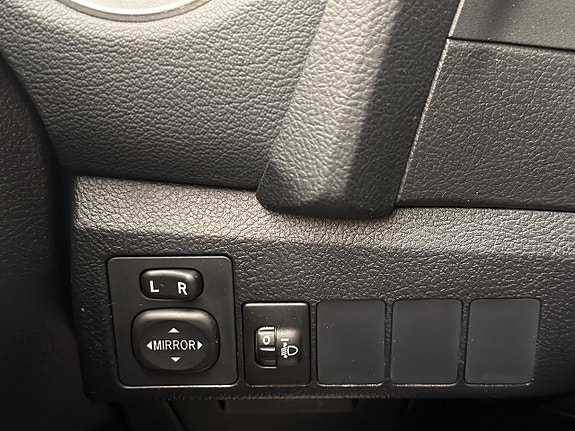 Toyota Auris 18 of 30