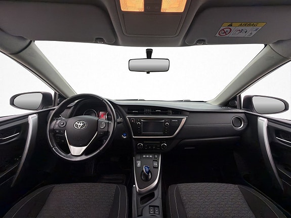 Toyota Auris 13 of 30