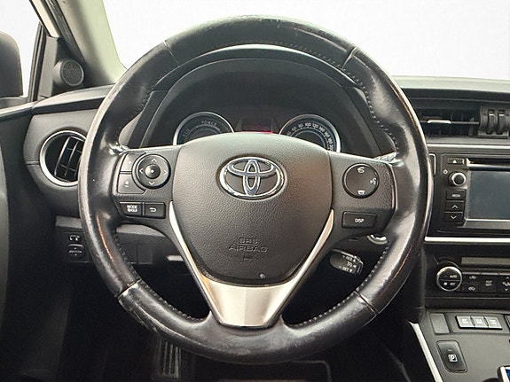 Toyota Auris 14 of 30