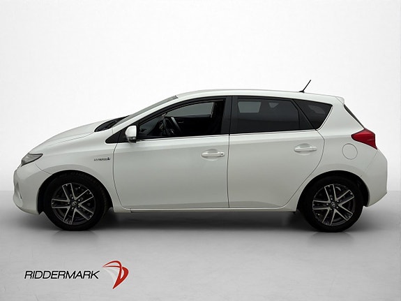 Toyota Auris 5 of 30