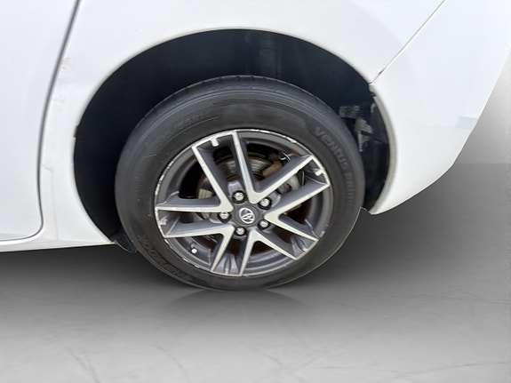Toyota Auris 30 of 30