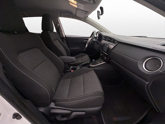 Toyota Auris 23 of 30
