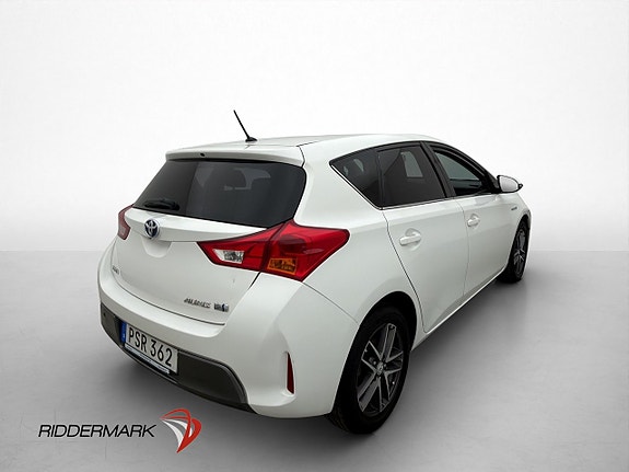 Toyota Auris 8 of 30