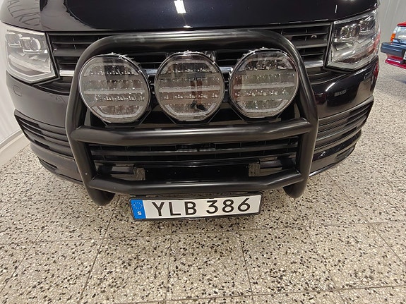 Volkswagen Transporter 8 of 15