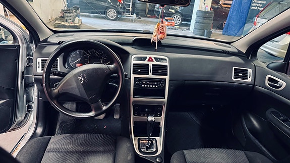 Peugeot 307 10 of 16