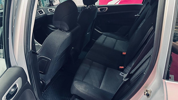 Peugeot 307 7 of 16