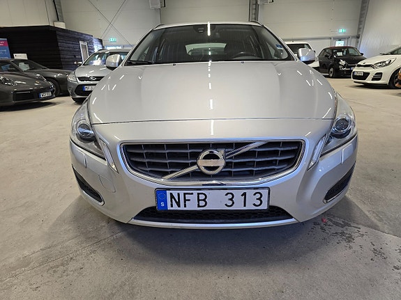Volvo V60 3 of 5