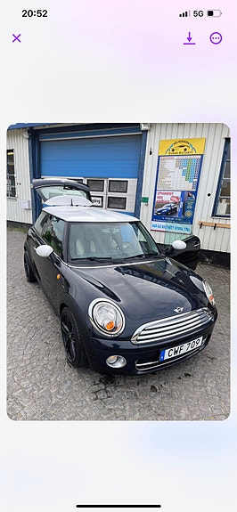 MINI Cooper 3 of 4