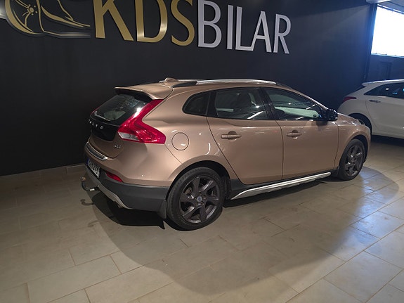 Volvo V40 Cross Country 6 of 13