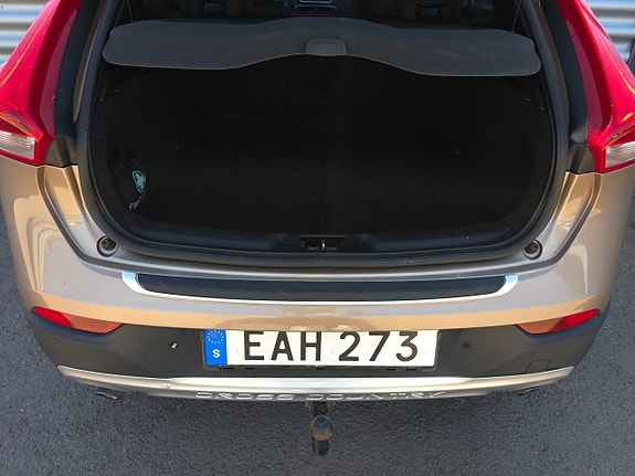 Volvo V40 Cross Country 13 of 13