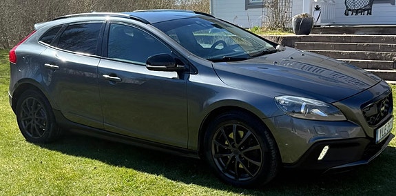 Volvo V40 Cross Country 4 of 5