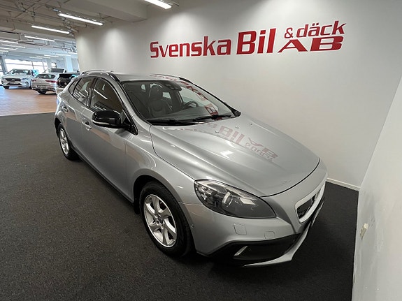Volvo V40 Cross Country 3 of 5