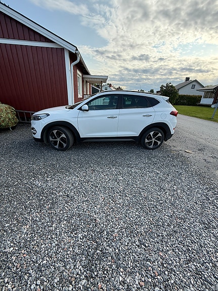 Hyundai Tucson 4 of 4