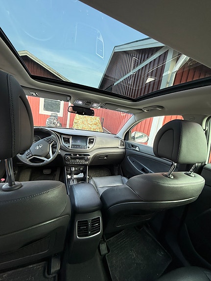 Hyundai Tucson 3 of 4