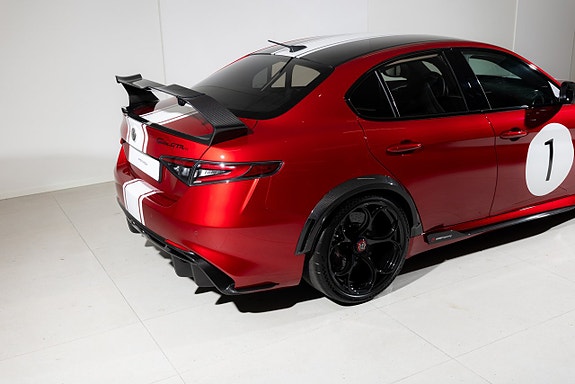 Alfa Romeo Giulia 7 of 20