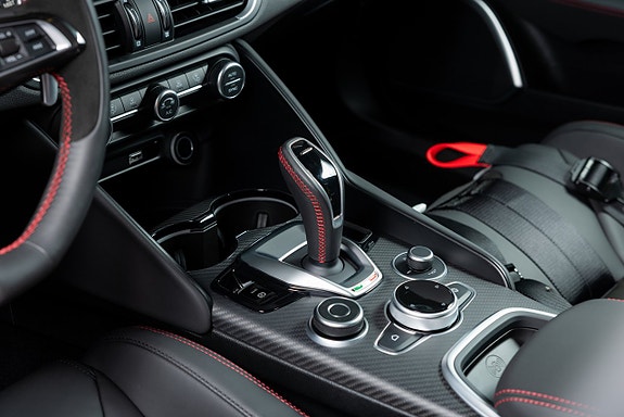 Alfa Romeo Giulia 15 of 20