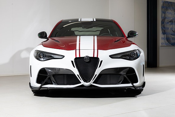 Alfa Romeo Giulia 3 of 5
