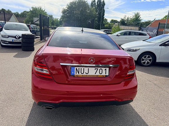 Mercedes-Benz C180 4 of 5