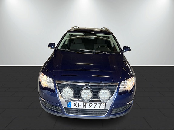 Volkswagen Passat 3 of 5
