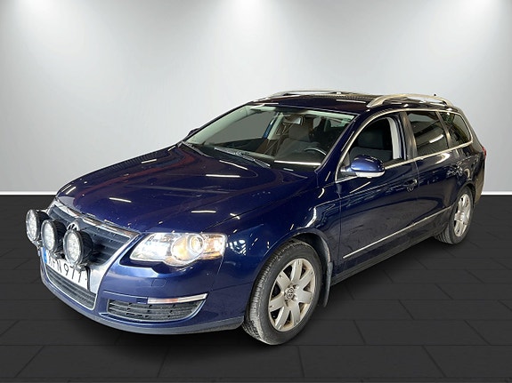 Volkswagen Passat 2 of 5