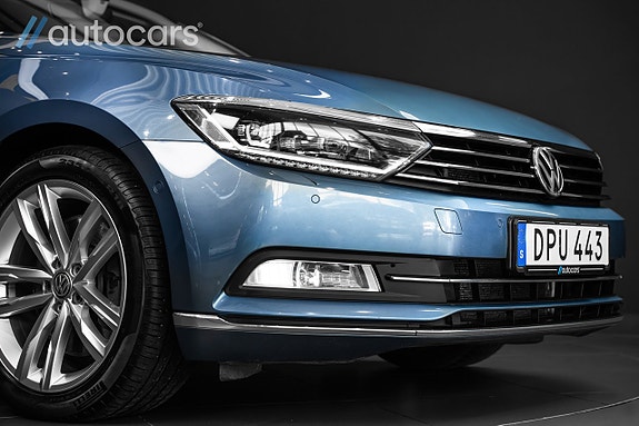 Volkswagen Passat 10 of 30