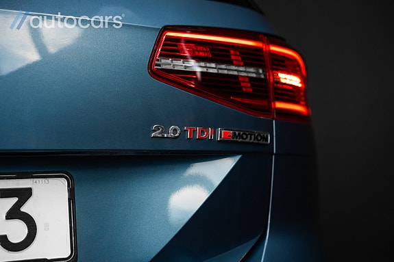 Volkswagen Passat 12 of 30