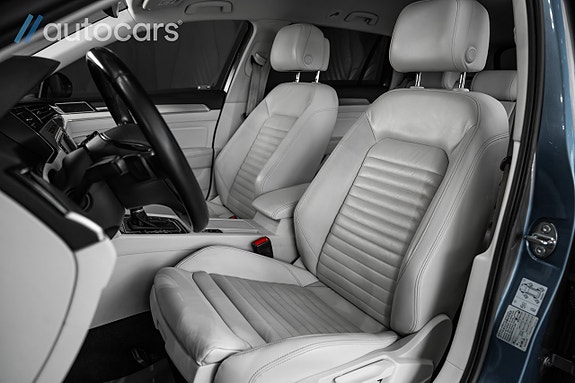 Volkswagen Passat 26 of 30
