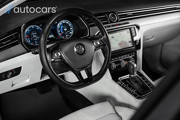 Volkswagen Passat 15 of 30
